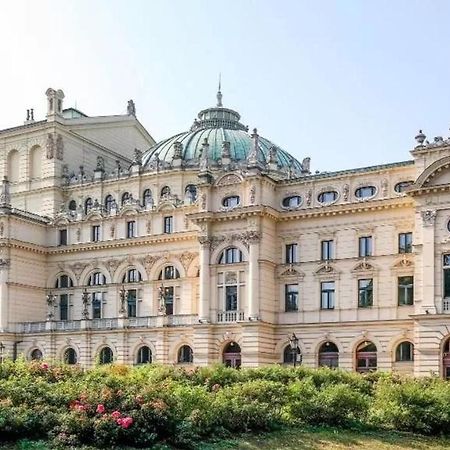 Amen Aparthotel Residence Краков Экстерьер фото
